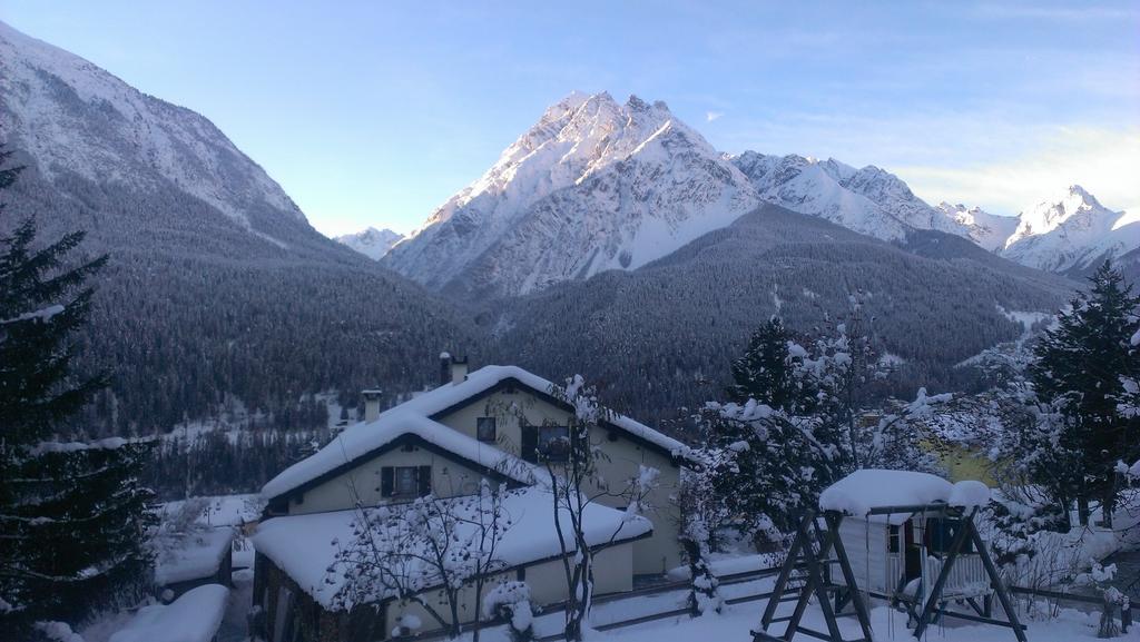 Chasa Felix Scuol Lägenhet Rum bild